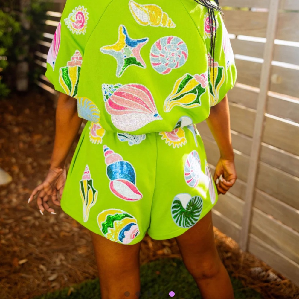 NEW! Green Colorblock Shells Bubble Top